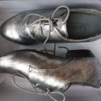 Нови сребристи обувки №36