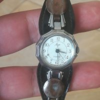Дамски часовник Луч. СССР. Ретро модел. Механичен механизъм. Vintage watch. Гривна. 