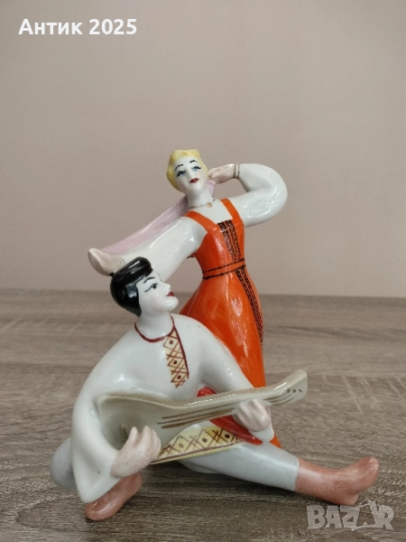 Порцеланова фигурка „Музикант и танцьорка“ (СССР), снимка 1