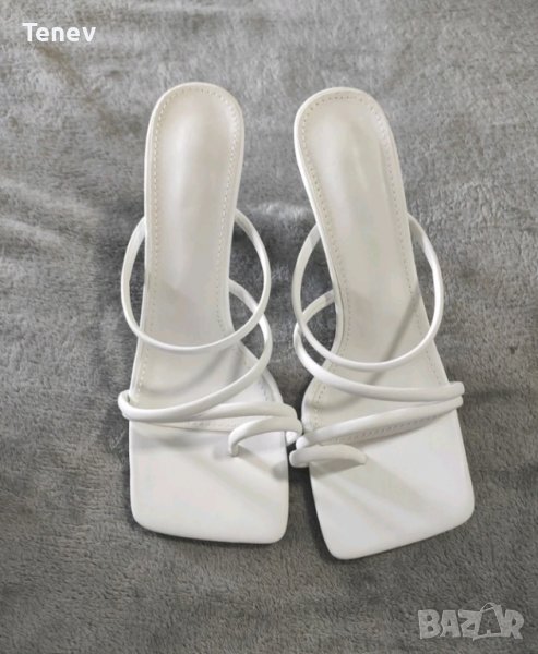 Нови, бели сандали на висок ток, снимка 1