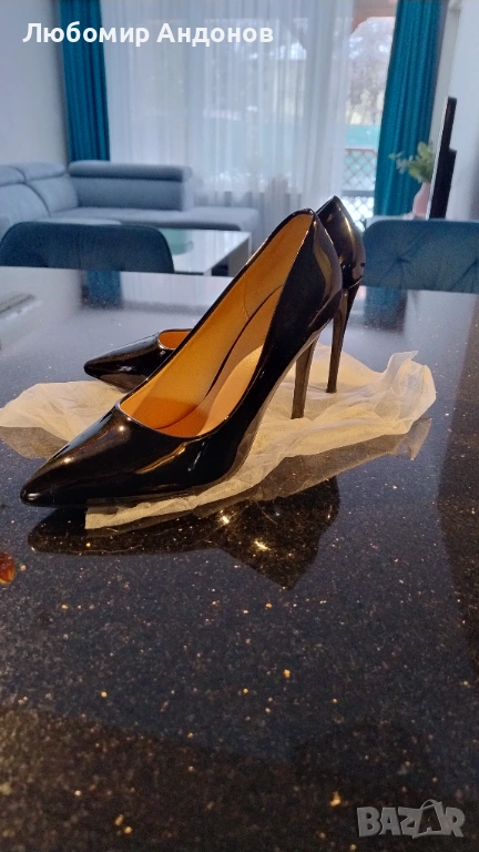 Дамски черни-лачени обувки, снимка 1