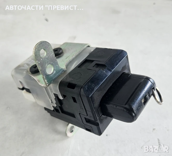 Гълтач с ключ за Тойота Корола Версо Toyota Corolla Verso 2004г-2010г, снимка 1