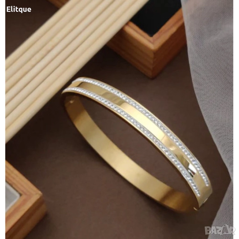 Твърда дамска гривна с камъни цирконии в изискан дизайн, снимка 1