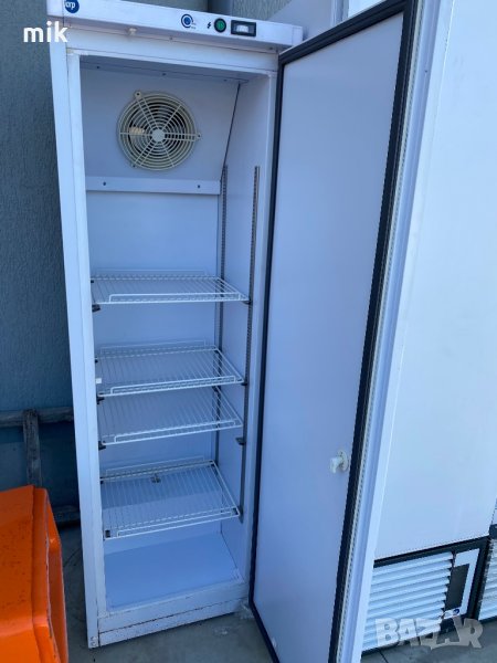 Професионален хладилник с вентилатор като нов, снимка 1