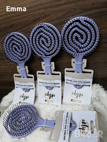 Много удобен гребен