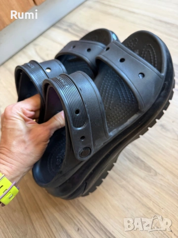 Оригинални дамски нови Чехли Crocs Classic Mega Crush Sandal ! 39/40 н, снимка 10 - Сандали - 51894773