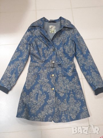 Елегантно дамско тъмносиньо яке / сако със златисти мотиви Енита