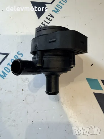 A2128350028 допълнителна водна помпа от Mercedes GLA 180 X156