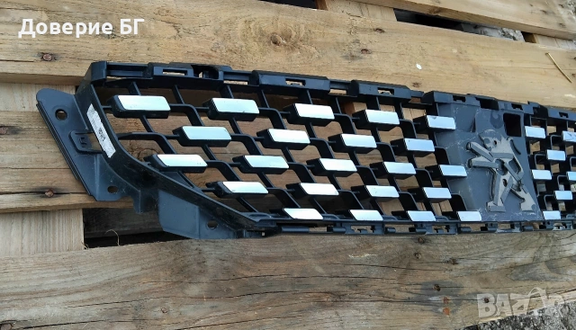 Предна горна решетка за Peugeot 208 (2019+), снимка 3 - Части - 54174875