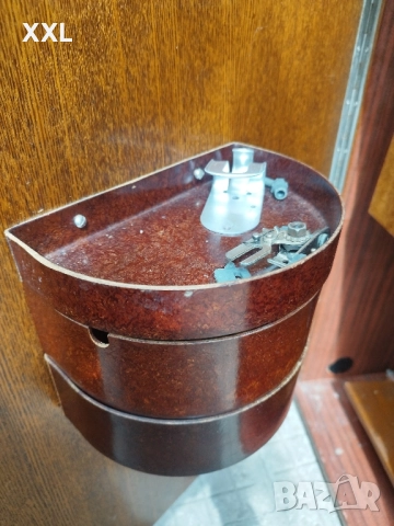 Руска шевна машина , снимка 4 - Шевни машини - 51709157