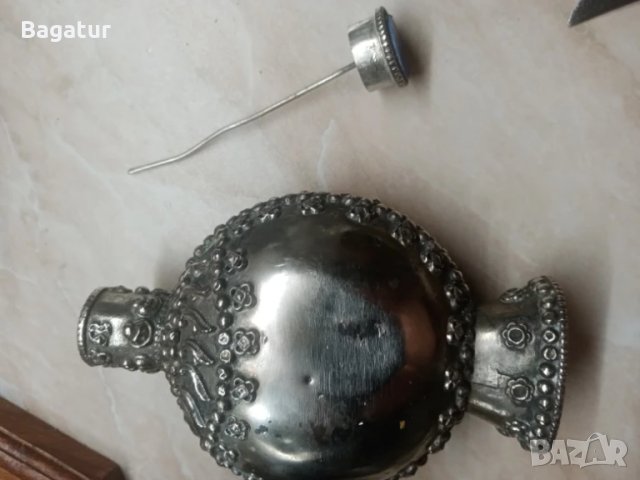 Стар флакон,шише,бебешка пудра,помада,голямо,мелхиор, кахл, снимка 7 - Антикварни и старинни предмети - 50829973