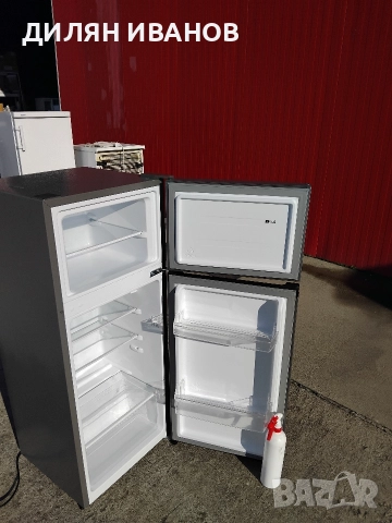 Малък хладилник с фризер. Fridgemaster , снимка 5 - Хладилници - 52827986