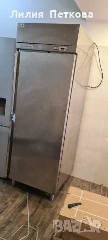 Професионален хладилник Electrolux , снимка 2 - Обзавеждане за заведение - 55750570