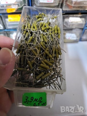 Български резистор, съпротивление - 3,9 мегаома 0,5 вата