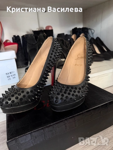 Обувки на Christian Louboutin, снимка 2 - Дамски обувки на ток - 54113872