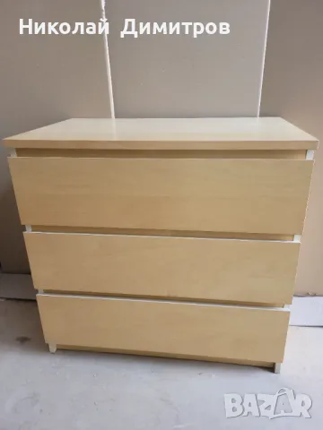 Продавам шкаф фурнир с 3 чекмеджета