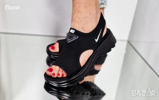 Дамски ластични сандали Nike в черно , снимка 3 - Сандали - 56171330