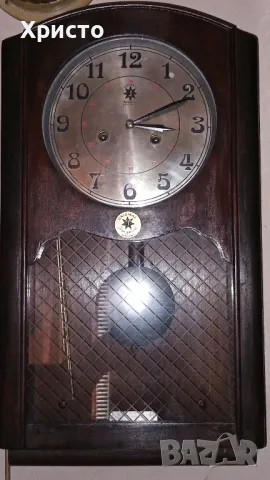 Стенен часовник Junghans.