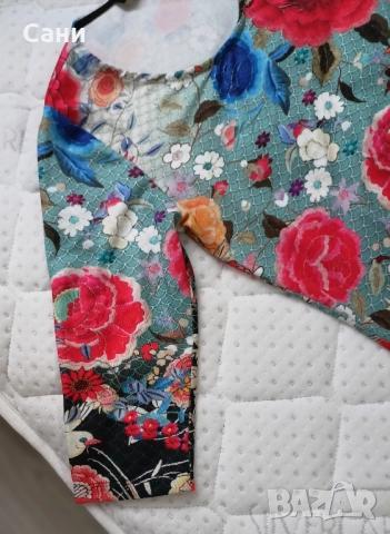 Блуза на цветя , снимка 4 - Блузи с дълъг ръкав и пуловери - 51789605