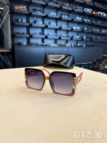 очила с черен обикновен калъф fendi prada versace chanel , снимка 6 - Слънчеви и диоптрични очила - 50924387