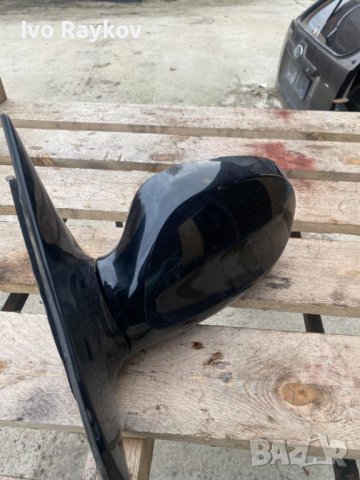 дясно огледало за Kia Carnival, снимка 3 - Части - 44438282