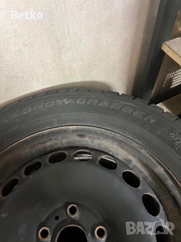 Зимни гуми с джанти за Фолксваген Тигуан, снимка 3 - Гуми и джанти - 52491040