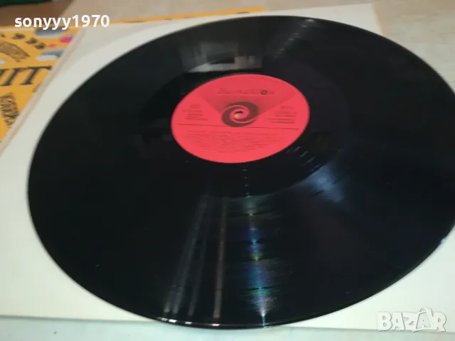 ХИТ ПАРАД НА РАДИО СОФИЯ 83-ПЛОЧА КАТО НОВА 0702251138, снимка 8 - Грамофонни плочи - 49004786