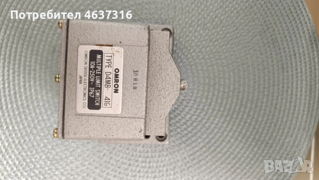 Краен изключвател OMRON D4MB-441G, снимка 2 - Резервни части за машини - 53066961
