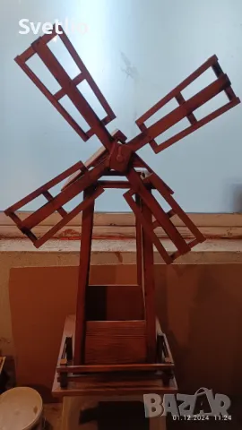 Намалена! Продавам декоративна дървена мелница - саксия., снимка 2 - Саксии и кашпи - 50295979