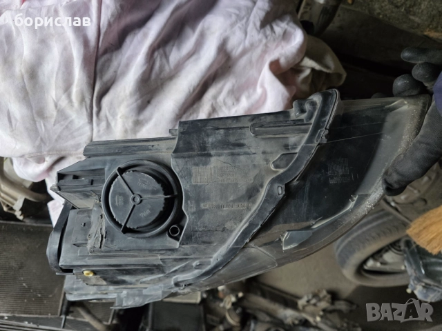 Десен фар за Audi Q7 , снимка 3 - Части - 52355894