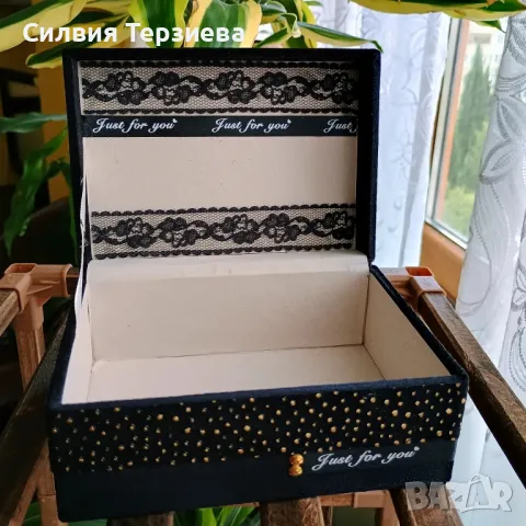 Бутикова кутия за бижута "Черно кадифе", снимка 7 - Бижутерийни комплекти - 50299917