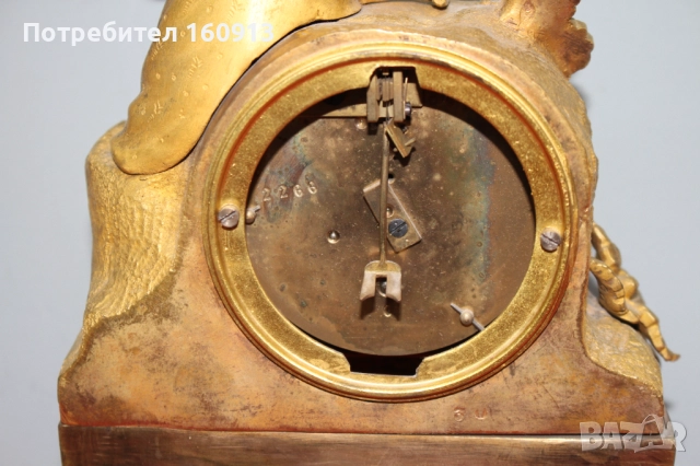 Позлатен бронз каминен часовник фигура жена религиозен кръст, снимка 12 - Антикварни и старинни предмети - 51451984