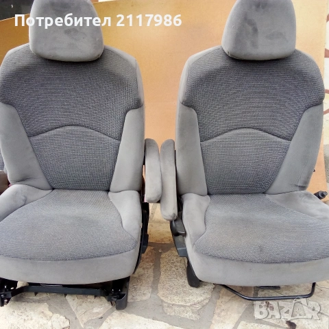 Салон за Пежо 807