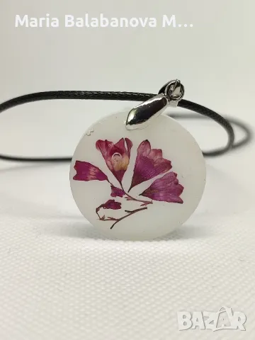 Колиета от епоксидна смола и естествени цветя , снимка 5 - Колиета, медальони, синджири - 48660110