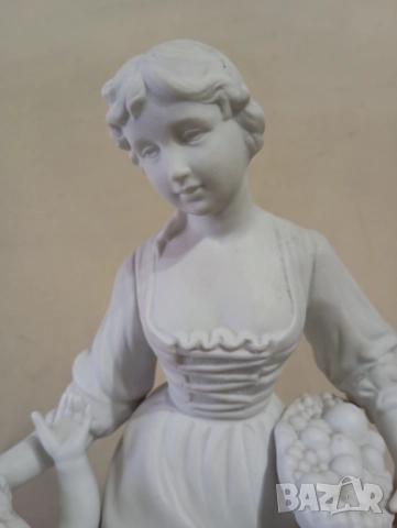 Порцеланова статуетка, снимка 2 - Антикварни и старинни предмети - 52525476