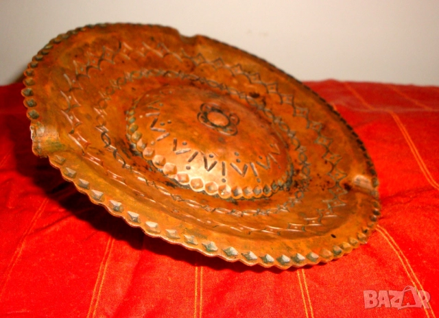 Винтидж кован, масивен, меден пепелник 100 год, снимка 4 - Антикварни и старинни предмети - 52802261