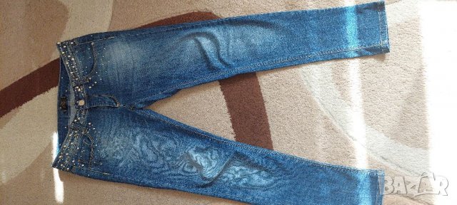 Модерни дънки с капси, снимка 5 - Дънки - 36658561