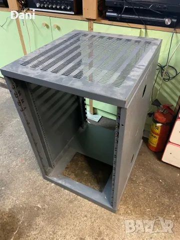 Метален шкаф/рак
