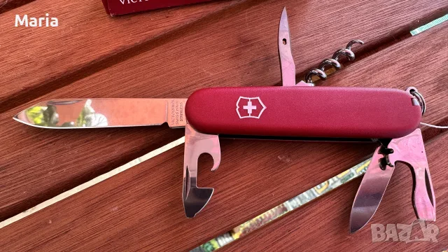 Чисто нов Victorinox Evolution 10 (85 мм) – Оригинална кутия / Спрян от производство, снимка 4 - Антикварни и старинни предмети - 55979473