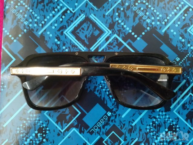 Дамски черни очила със златисти елементи, снимка 2 - Слънчеви и диоптрични очила - 36904348