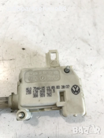 Актуатор за капачка на резервоара за Porsche Cayenne 4.5 V8 (2005) 1J0810773B , снимка 2 - Части - 54300600