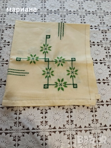 ръчно-бродирани карета 65/65см., снимка 3 - Други - 52835386