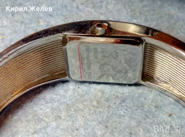 AVON СТИЛЕН ДАМСКИ КВАРЦОВ ЧАСОВНИК на ЕЙВЪН с БЛЕСТЯЩИ КРИСТАЛИ Тип ГРИВНА с КУТИЯТА му 47659, снимка 3 - Дамски - 47609944