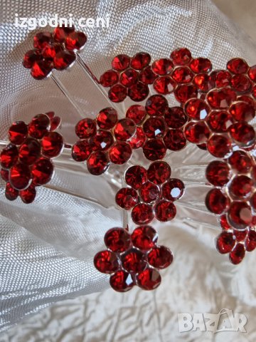 Луксозни фуркети цвете от червени кристали , снимка 1 - Аксесоари за коса - 38017070