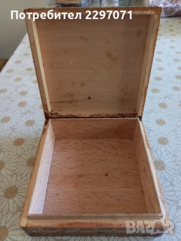 Пирографирана кутия, снимка 3 - Антикварни и старинни предмети - 50769119