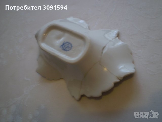 Винтидж чиния за бонбони Херенд, унгарска кралица Виктория, ръчно рисувана форма на листа, златен ръ, снимка 14 - Антикварни и старинни предмети - 38849171