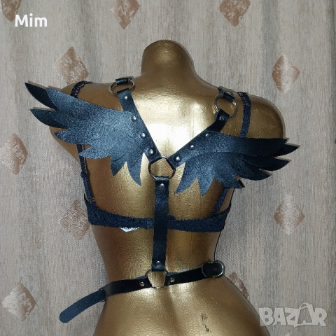 Черен кожен харнес колан за тяло с впечатляващи крила, снимка 3 - Корсети, бюстиета, топове - 44559740