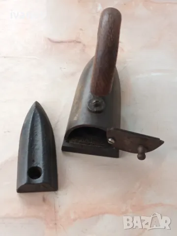 Малка ретро ютия №2, снимка 4 - Антикварни и старинни предмети - 48126648