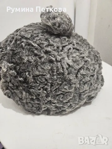 Маркова шапка с ест. заешки косъм, снимка 2 - Шапки - 48420690