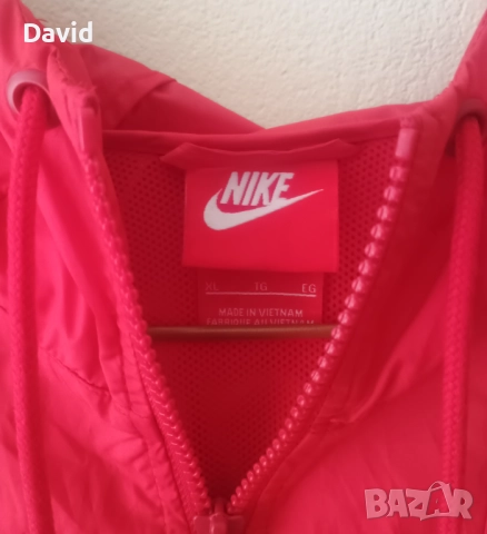 Оригинално дамско яке ветровка Nike Windrunner, снимка 3 - Якета - 51654506